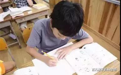 【育兒資訊】孩子上課走神，作業(yè)拖拉馬虎？爸媽這樣做，簡單實用效果好！