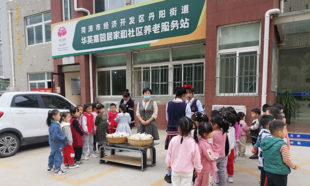 九九重陽(yáng)情 濃濃敬老意——真愛(ài)幼兒園重陽(yáng)節(jié)送溫暖！